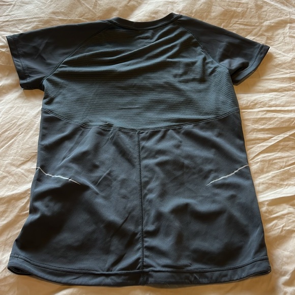 Running shirt - Picture 3 of 3